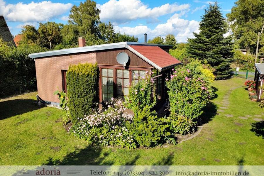 Kleiner, gemütlicher Bungalow auf großem Grundstück in Oberkrämer