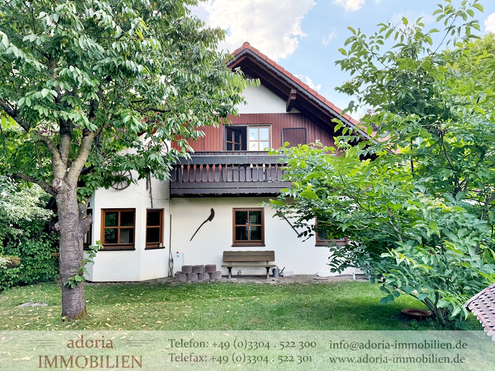 * Komfortables Landleben in Großstadtnähe * Großzügiges Einfamilienhaus in Feldrandlage *